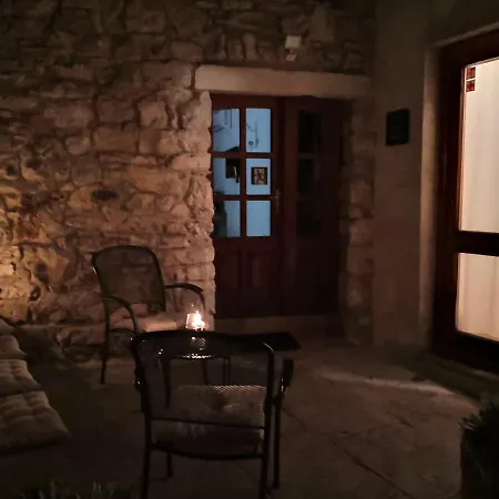 George's * Stari Grad (Hvar)