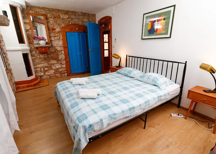 George's Stari Grad (Hvar)