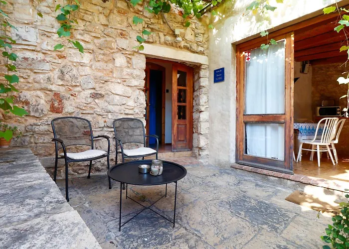 George's Πανσιόν